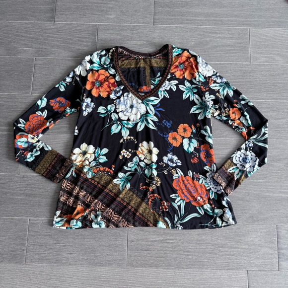 Johnny Was Golden Spring Floral Print Long Sleeve V-Neck Tee Top – Size S - Picture 14 of 15